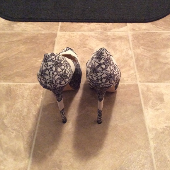 Printed Dejavu Steve Madden Platform Heels - Picture 6 of 6